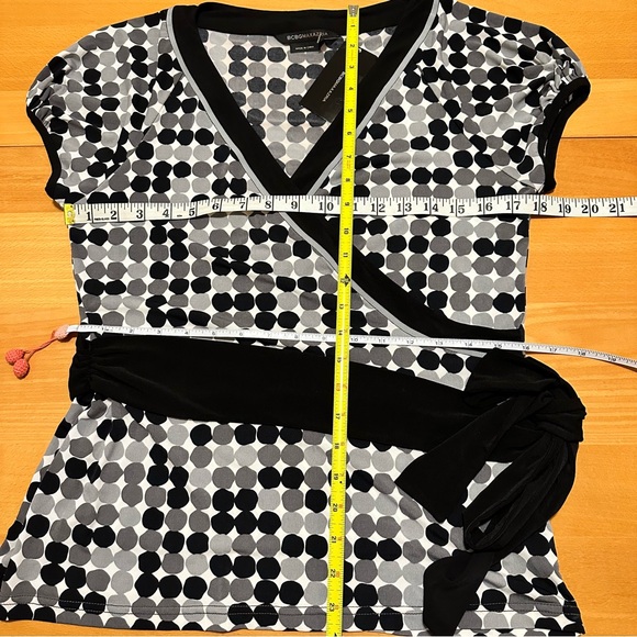 BCBGMaxAzria NWT Women’s Polka Dot Top SZ L - Picture 7 of 10